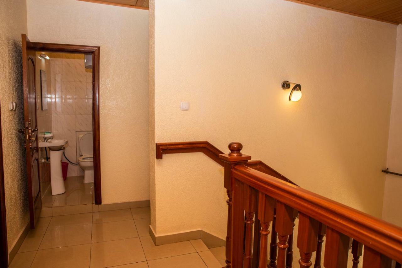 Kigali Castle Vandrarhem Exteriör bild