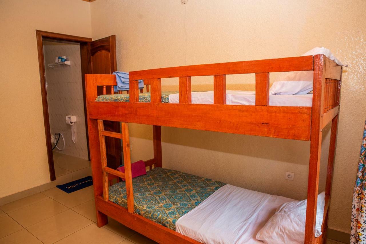 Kigali Castle Vandrarhem Exteriör bild